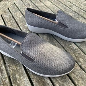 Fitflop Superskate Uberknit Loafers, U.S. Size 8, in silver grey, Brand New in